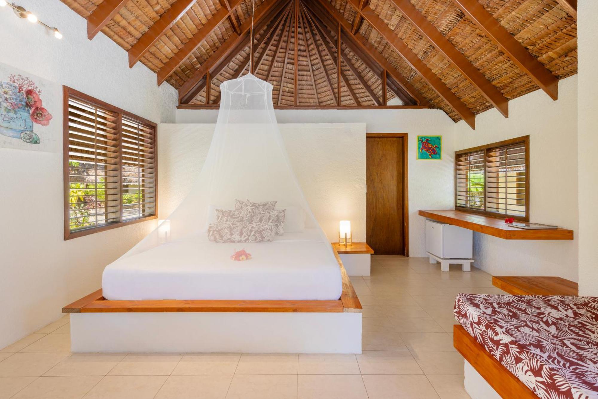 Breakas Beach Resort (Adults Only) Port Vila Bagian luar foto