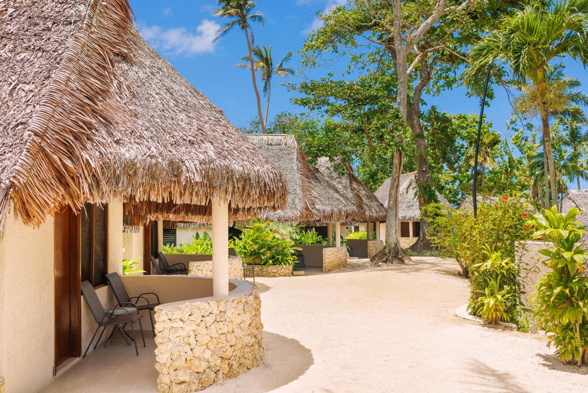 Breakas Beach Resort (Adults Only) Port Vila Bagian luar foto