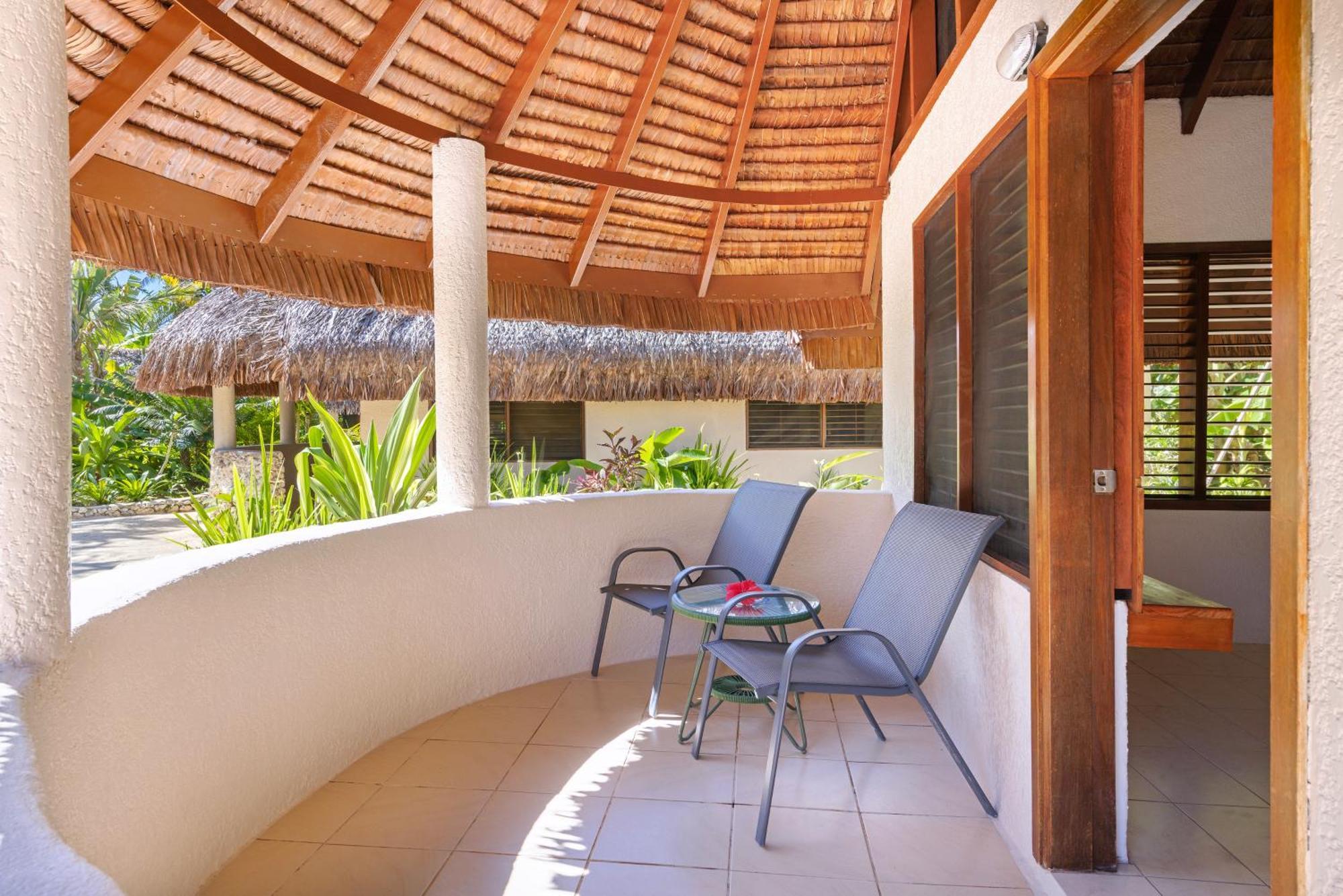 Breakas Beach Resort (Adults Only) Port Vila Bagian luar foto