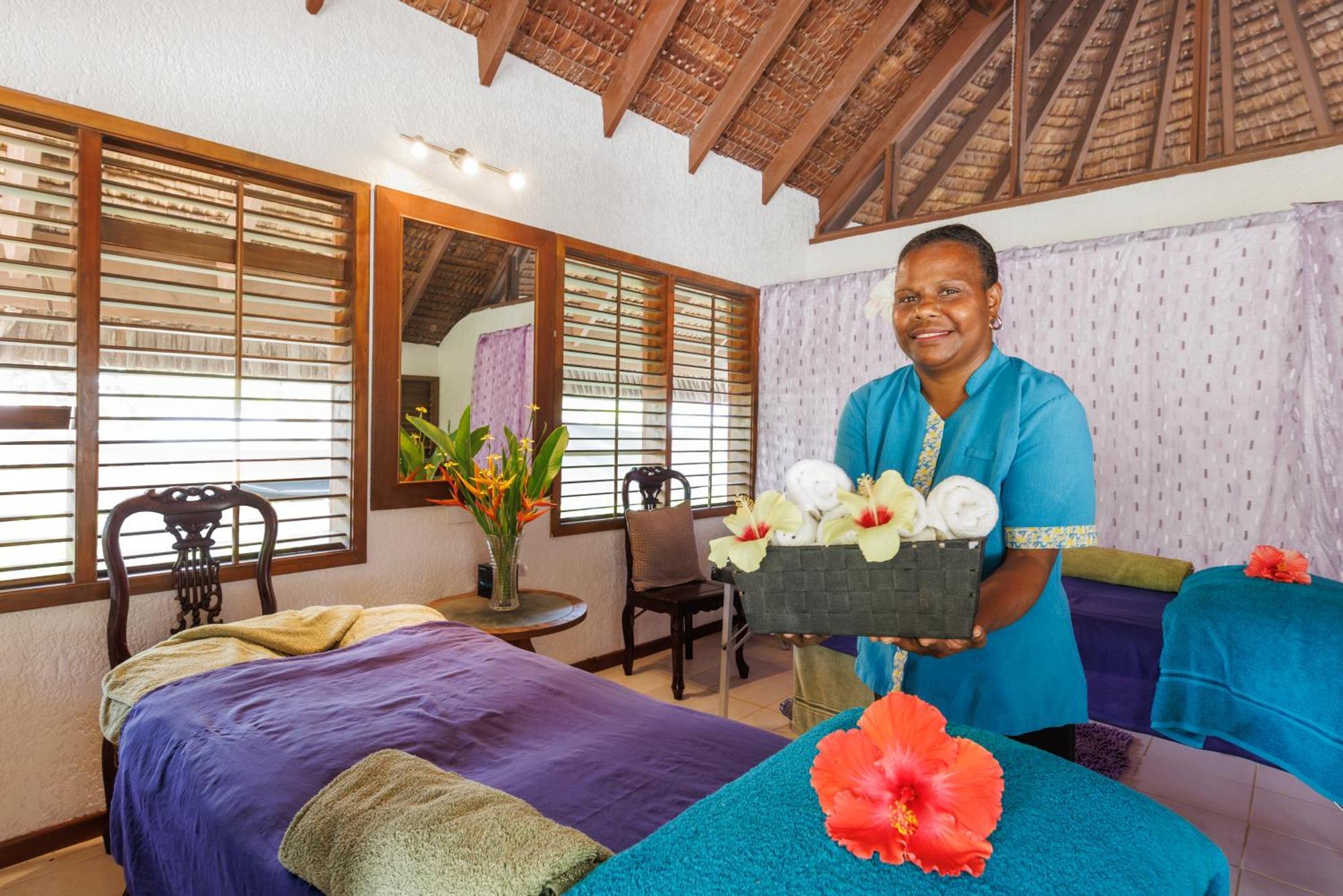 Breakas Beach Resort (Adults Only) Port Vila Bagian luar foto