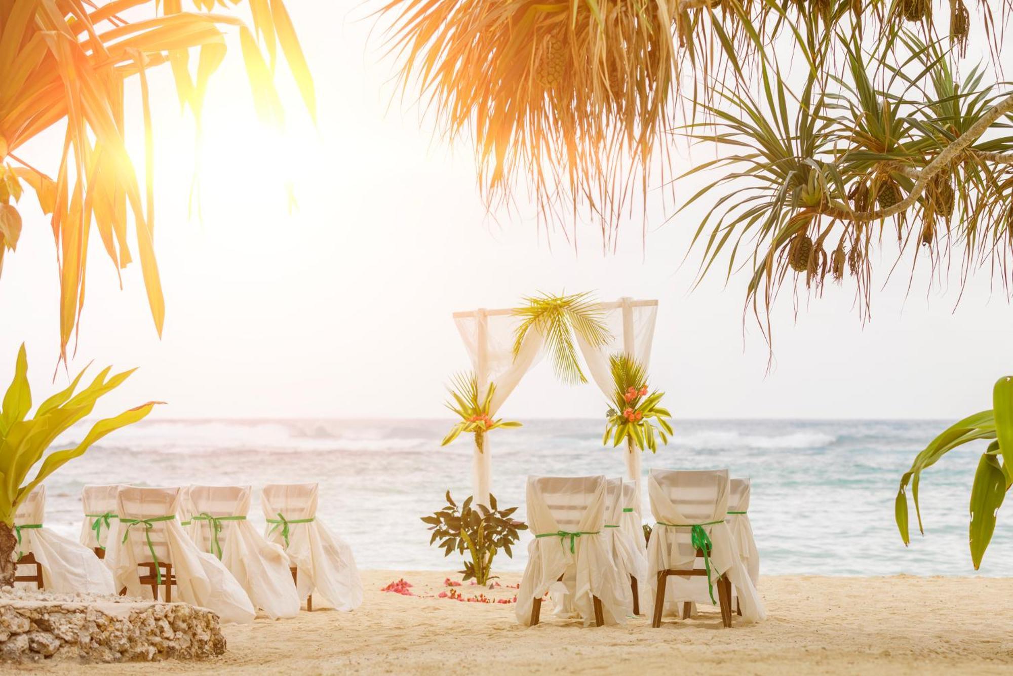 Breakas Beach Resort (Adults Only) Port Vila Bagian luar foto