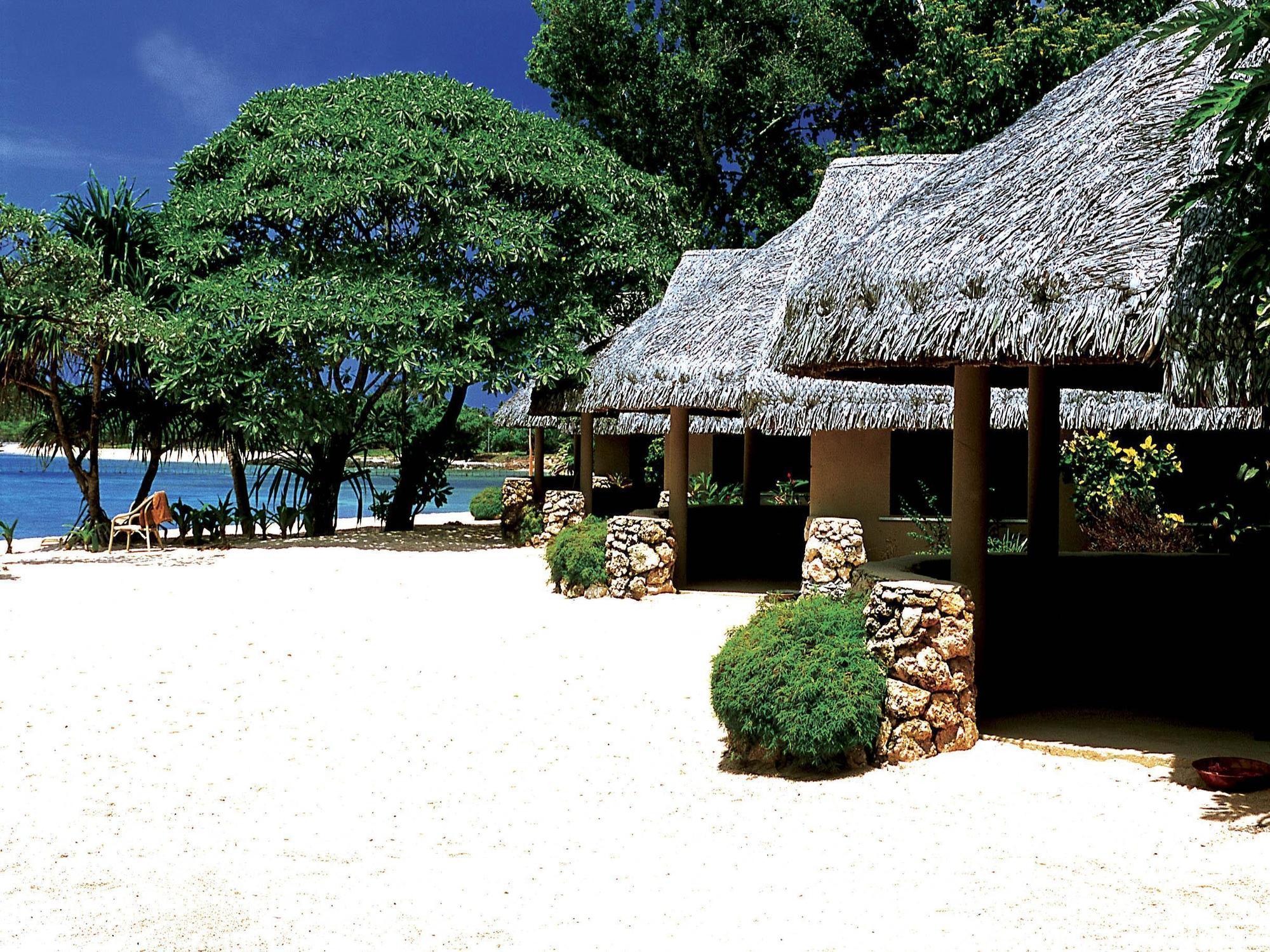 Breakas Beach Resort (Adults Only) Port Vila Bagian luar foto