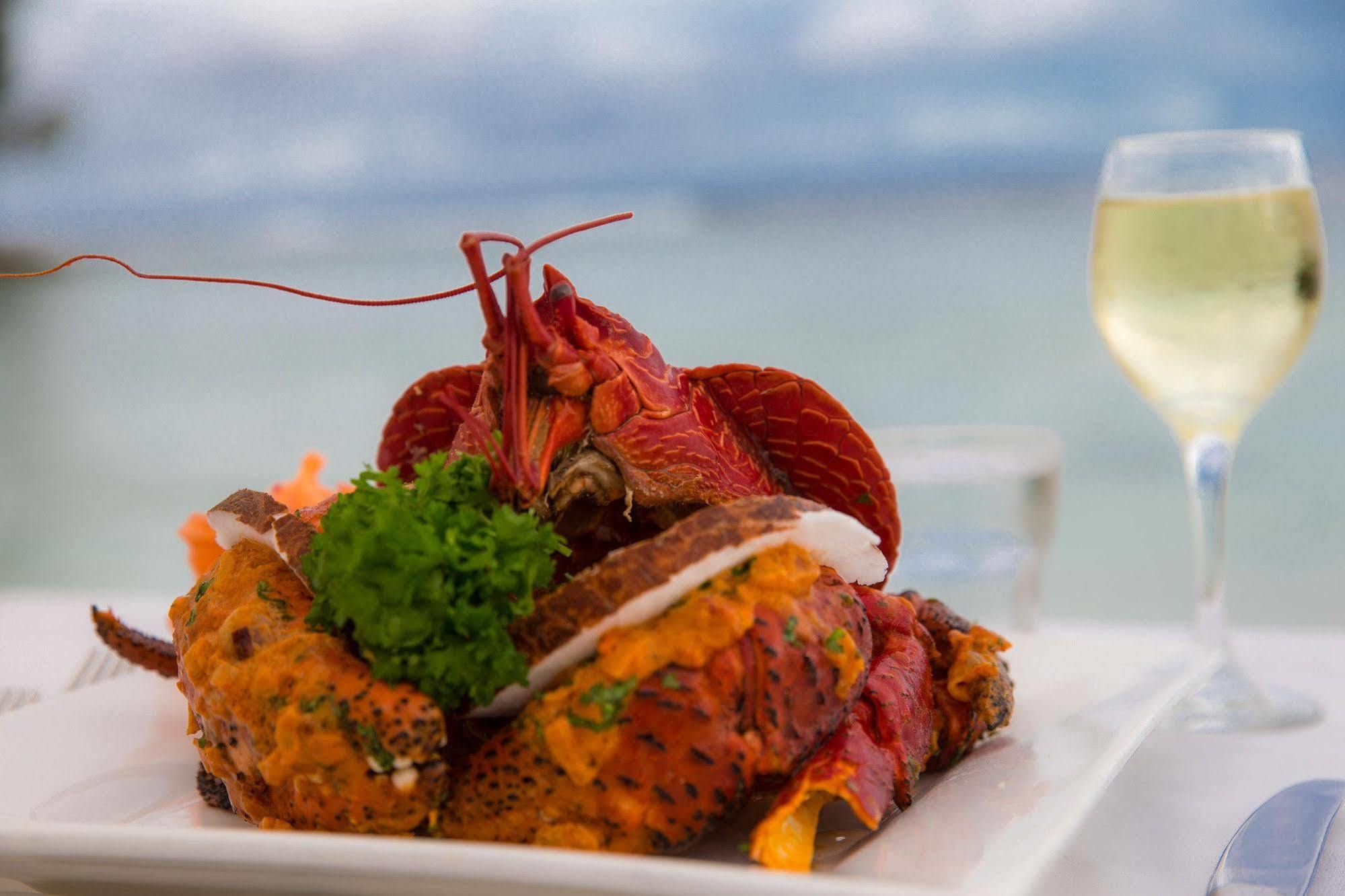 Breakas Beach Resort (Adults Only) Port Vila Bagian luar foto