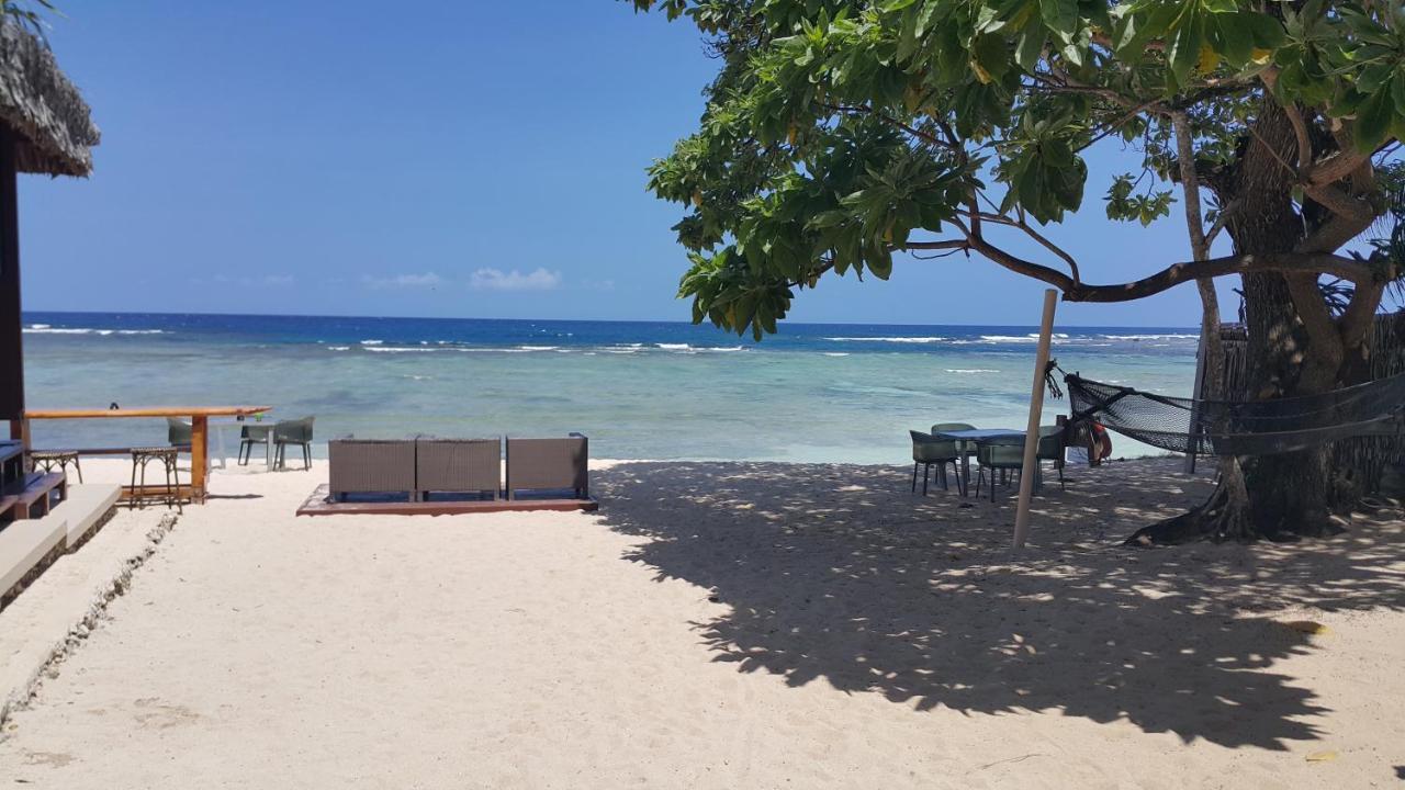 Breakas Beach Resort (Adults Only) Port Vila Bagian luar foto