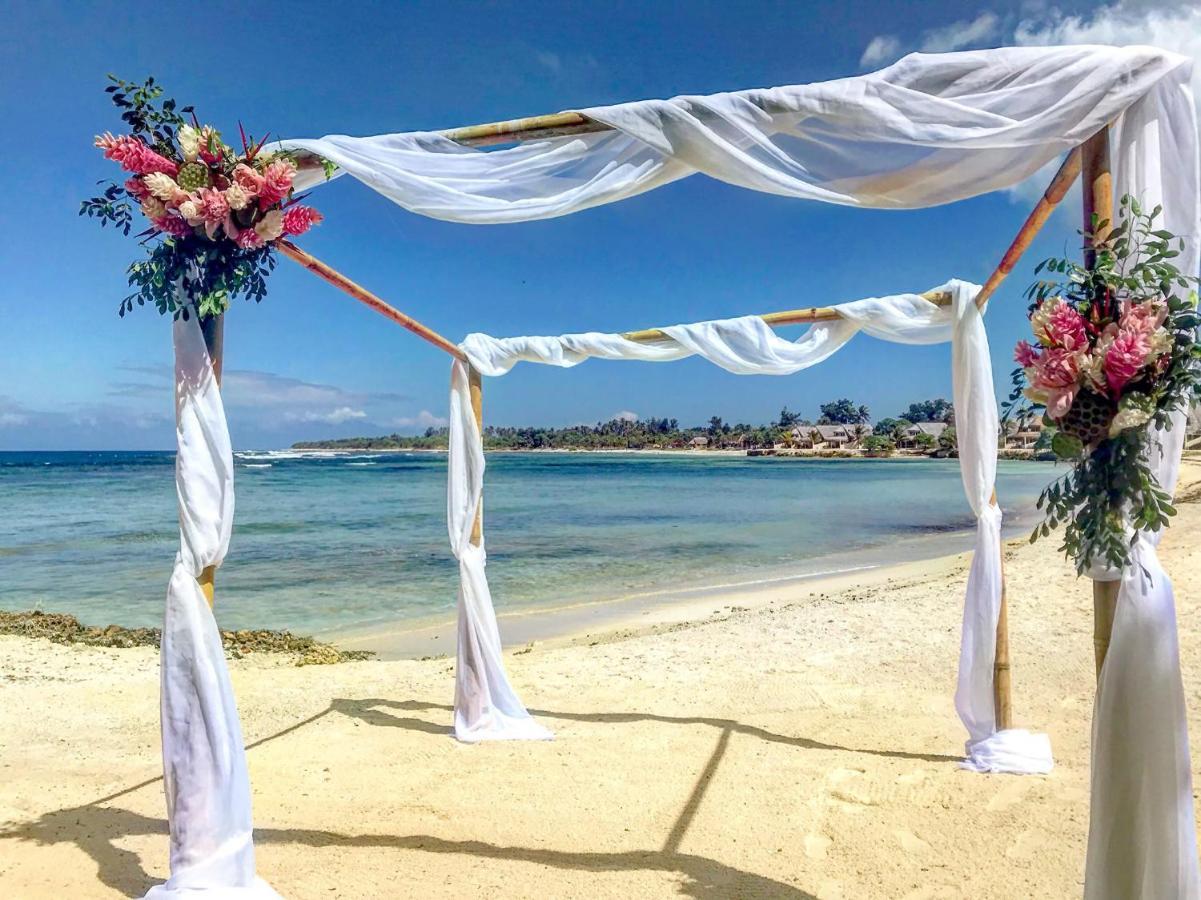 Breakas Beach Resort (Adults Only) Port Vila Bagian luar foto